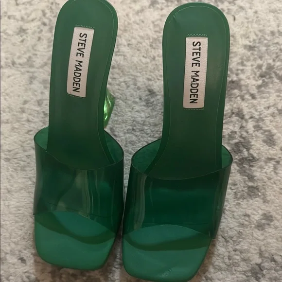 Steve Madden Emerald Green Heels - Picture 2 of 5